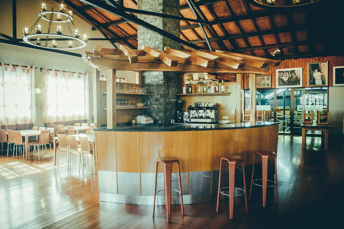 Zona de la barra en la cafetería